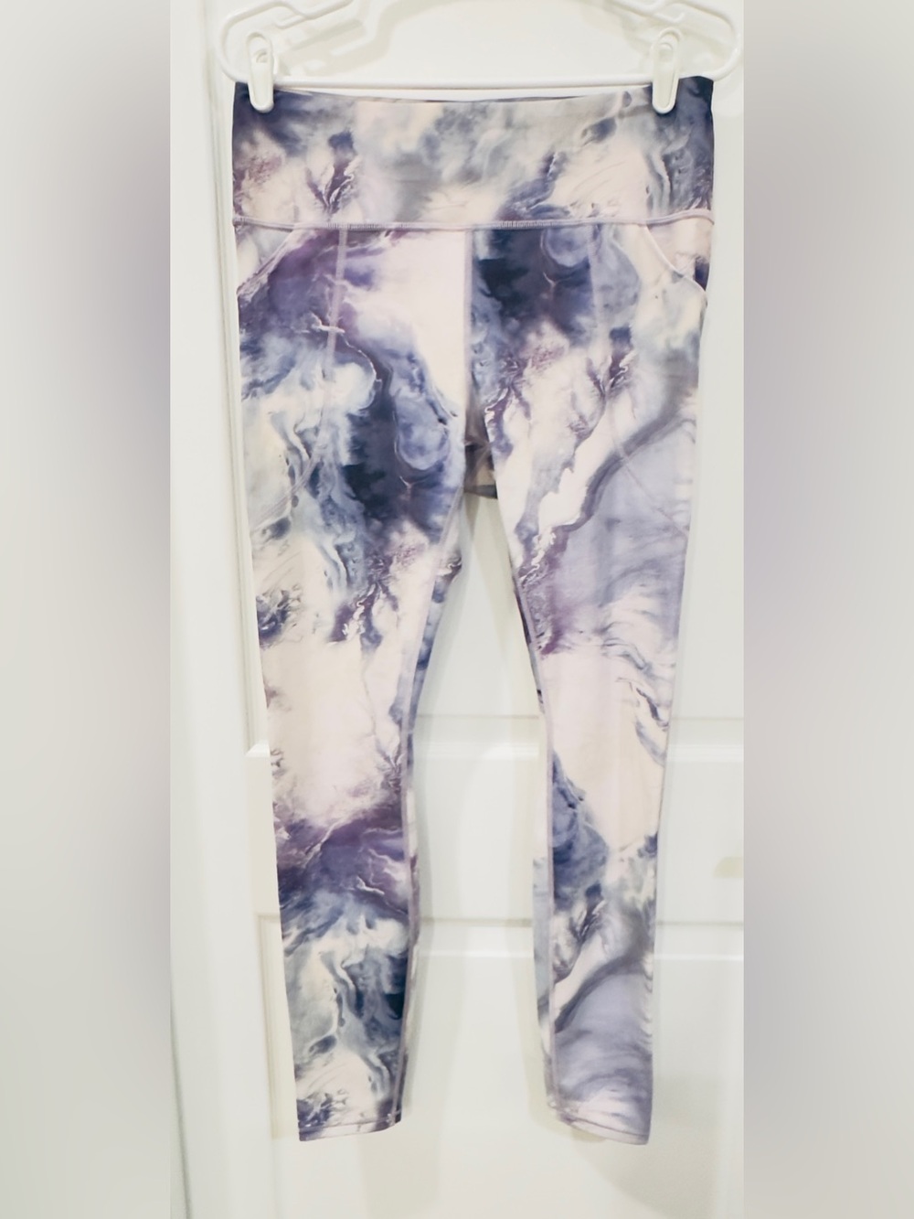 Duluth Trading Co Purple Blue Tie Dye Medium Pockets Leggings
